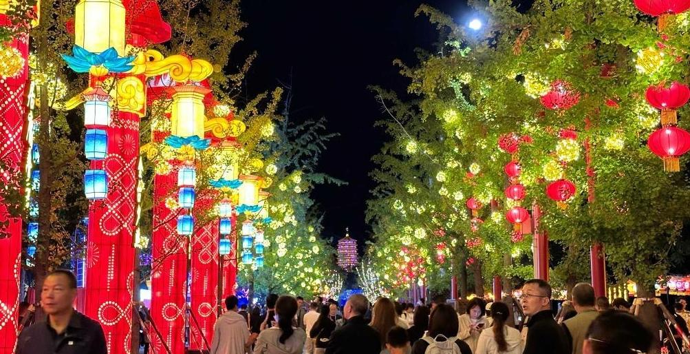 潮體驗、微度假、熱IP——中秋節(jié)假期各地消費市場掃描