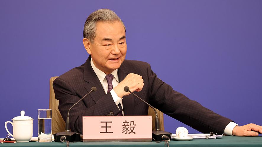 外交部長王毅回答記者提問